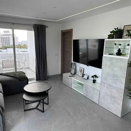 Sunset Bay 45 - Two Bed * 아데제