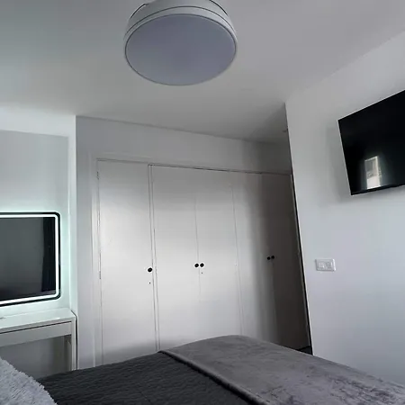 아파트 Sunset Bay 45 - Two Bed 아데제