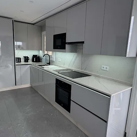 Sunset Bay 45 - Two Bed 아파트 아데제